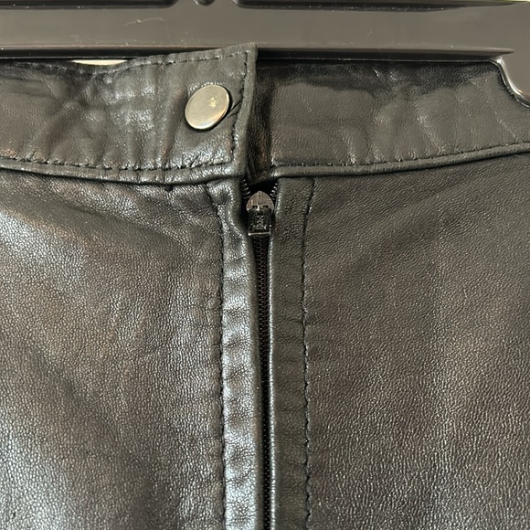 Liz Phillips vintage black leather mini skirt - Picture 4 of 6